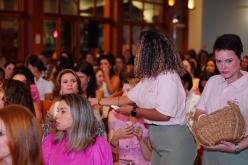 Galeria de Fotos - FOTOS - 1º Encontro Eu & Elas - Outubro Rosa