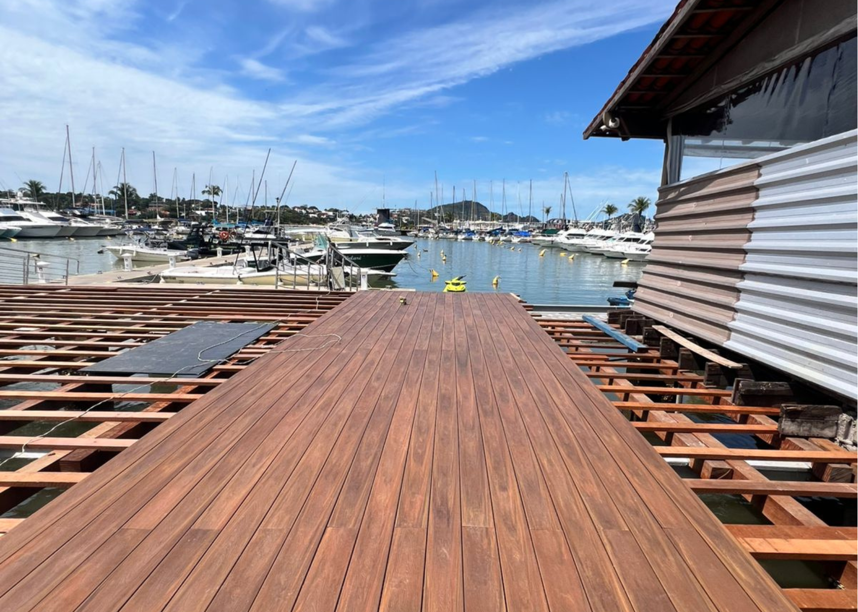 REFORMA NO DECK DA ÁREA DOS CANHÕES